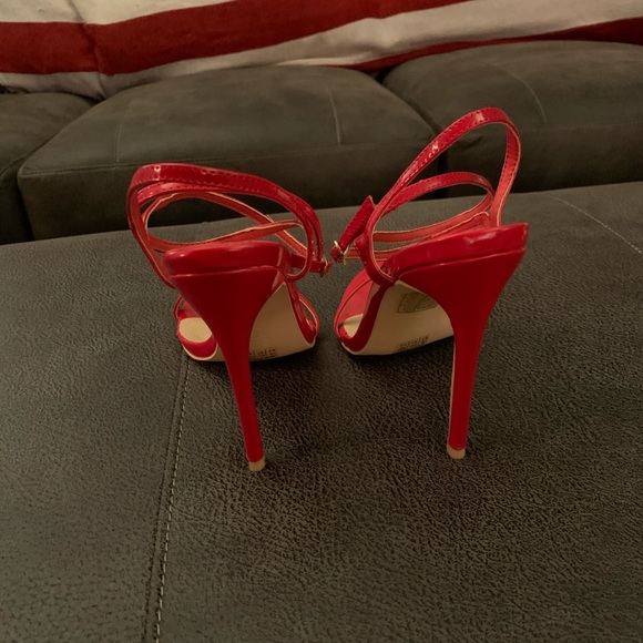 Red strappy heels - Picture 4 of 5